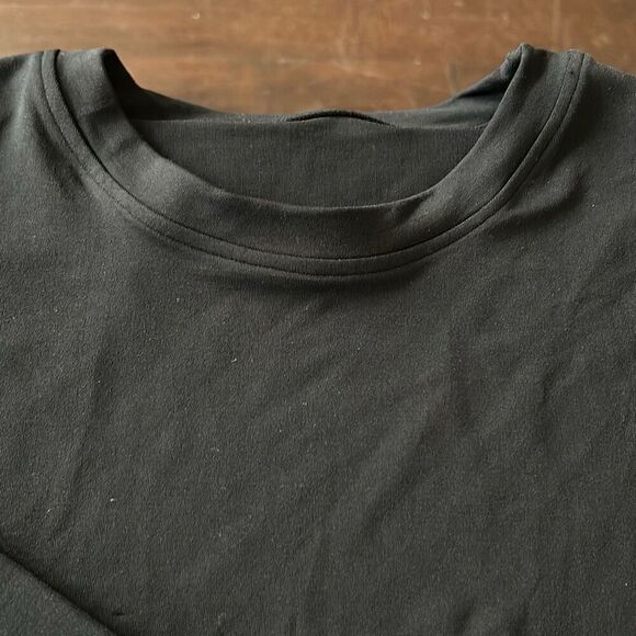Black‎ Crewneck Stretch Top. Size Small. - Picture 2 of 7